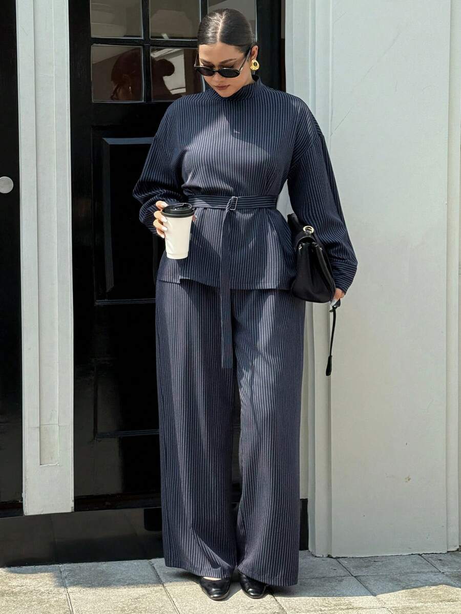 Dazy Plus 两件套休闲条纹翻领上衣配腰带和宽松直筒裤，大码女式春秋季家居服套装 - 藏蓝色 - 查看 1