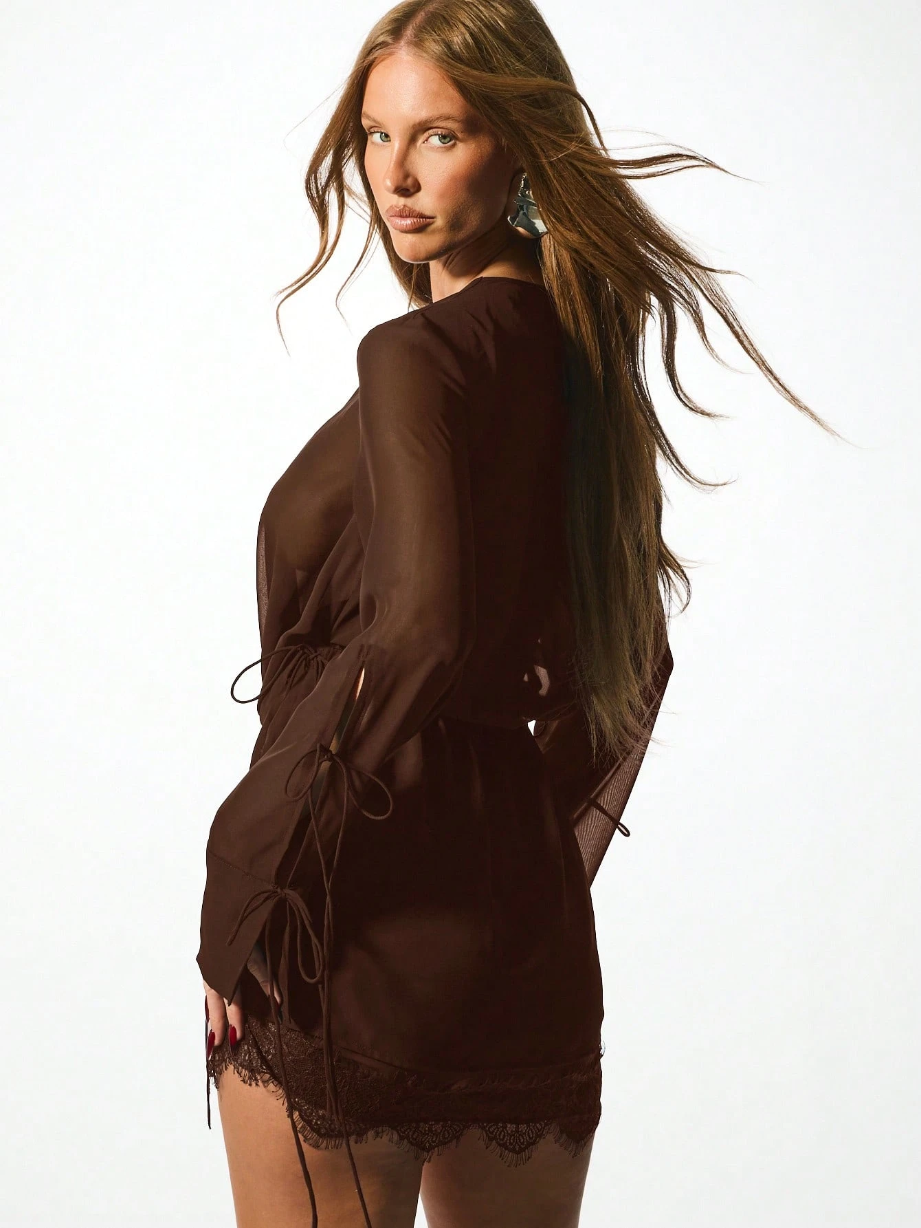 KIZN Mini abito in chiffon con finiture in pizzo