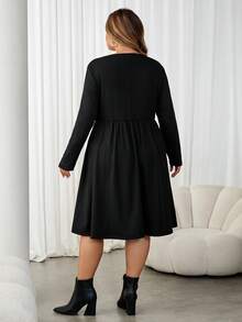 SHEIN CURVE+ Vestido casual de manga larga con cuello redondo y bolsillo, talla grande, para otoño