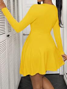 BamGleam V领性感前卫简约女士连衣裙迷你短裙秋季连衣裙新年衣服 - 黃色 - 查看 2