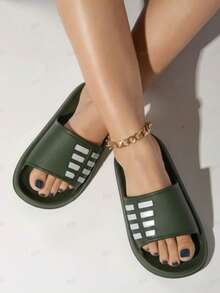 Sandalias tipo slide para mujer, estilo minimalista ins, banda ancha antideslizante, suela plana, casual, para casa y playa - Verde militar - Ver 2