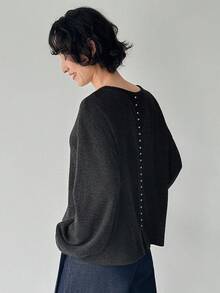 FRIFUL 女士纯色圆领落肩长袖T恤，背面饰有砖块图案，侧边开衩下摆，宽松休闲百搭，适合秋冬季穿着。 - 黑色 - 查看 1