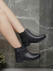 Botines de mujer de cuero, punta redonda, tacón bajo, cierre lateral, hebilla metálica, estilo urbano, para oficina y uso diario - Negro - Ver 1