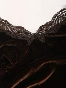 Sweetra 女式秋季新款性感蕾丝拼接天鹅绒V领吊带背心收腰修身紧身裙 - 棕色 - 查看 3