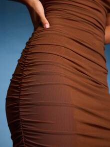 Normani Mittellanges Damen Einfarbiges Kleid mit asymmetrischem Ausschnitt und Raffung, Westliche Damenoutfits, Strandkleid, Rave-Outfits, Pastellkleid, Lässiges Sommerkleid, Abschlussballkleid - Braun - Übersicht 5