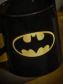 BATMAN X SHEIN 1pc 14oz/400ml Cartoon Pattern Printed Ceramic Mug, Cold And Heat Resistant, Microwave And Dishwasher , Suitable For Water, Milk, Juice, Coffee, Bat, Darts