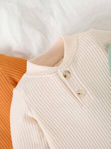 SHEIN Vintaside Kids 2件組男嬰軟綿舒適連身衣與長褲套裝 - 彩色 - 查看 6