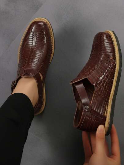 Huarache artesanal para hombre – piel café, diseño cerrado y estilo tradicional cómodo