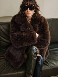 Ontre Áo khoác lông giả nữ mới mùa Xuân/Hè 2026, màu cà phê đậm, nâu, cổ cao, tay dài, thích hợp cho ngày Valentine, tiệc tùng, phong cách tối giản thanh lịch, sang trọng, đa năng. Áo khoác lông giả nữ mùa Xuân/Hè màu trơn tay dài cổ loang dáng rộng thời trang, chất liệu giả lông cáo. - Cà phê nâu - Xem 3