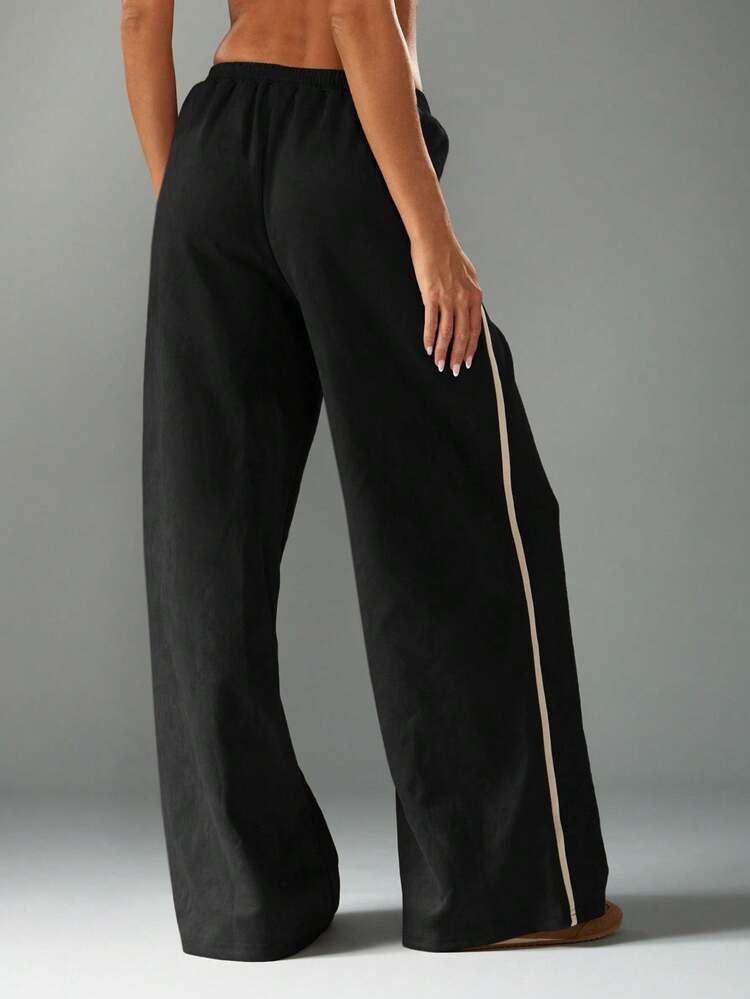 MISSGUIDED Women's Casual Jogger Pants With Contrast Side Stripe Detail And Elastic Waistband For Everyday Comfort