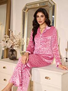 LuxeNights 女士纯色及豹纹提花天鹅绒上衣及裤子睡衣套装，秋冬季服装