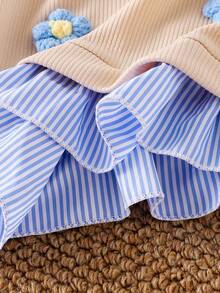 SHEIN 2 Stücke Baby Mädchen süßer blauer Blumen Dekor bequemer gestreifter Langarm-Top & blaue lässige Schlaghose Set