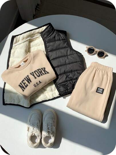 3件套男童可爱秋冬多功能保暖卡其色连帽运动套装，含黑色背心外套。适合滑雪、户外活动、日常穿着和冬季运动。