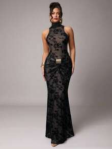 Silquee 黑色植绒花卉透视露背连衣裙，优雅性感，适合秋冬季、情人节、圣诞节、约会、派对、婚礼、正式场合 - 黑色 - 查看 1