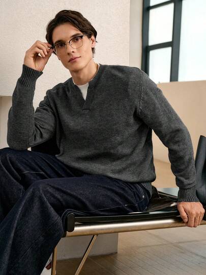 RONVEXI Men's Casual Solid Color Notched Neck Sweater, Versatile For Autumn/Winter