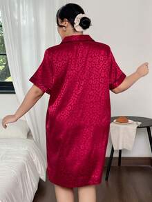 SHEIN Plus Size Leopard Jacquard Faux Silk Robe - Red - View 2