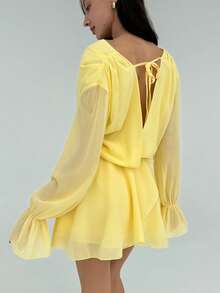 Aloruh Váy quấn mini tay dài bằng vải chiffon cổ khoét sâu dự tiệc cocktail xếp nếp nhiều lớp dạ hội dự tiệc đặc biệt thắt nơ vai - Màu vàng - Xem 3
