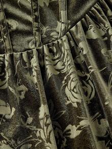 SHEIN MOD 吊带前褶皱腰部喇叭形天鹅绒绿色连衣裙，派对女士连衣裙，新年派对连衣裙，新年女士连衣裙，新年夜连衣裙，绿色新年连衣裙，节日连衣裙，节日服装，圣诞老人连衣裙，酒红色连衣裙 - 軍綠色 - 查看 4