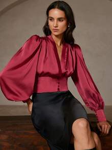 Aveloria Rosie Europäischer & amerikanischer Stil einfarbiges Satin V-Ausschnitt Hemd mit übertriebenen Ärmeln, Herbst/Winter - Rot - Übersicht 2