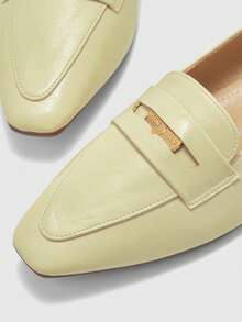 Sleekvia Women's Classic Retro Square Toe Comfortable Flat Loafers, Casual Everyday Work Flats - Beige - View 7