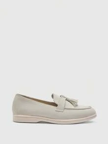 CUCCOO BIZCHIC Zapatos planos cómodos con puntera redonda y decoración con borlas para mujer, bailarinas de ante sintético con diseño de slip-on a la moda, color gris claro, adecuados para uso casual y de commuting en primavera/verano