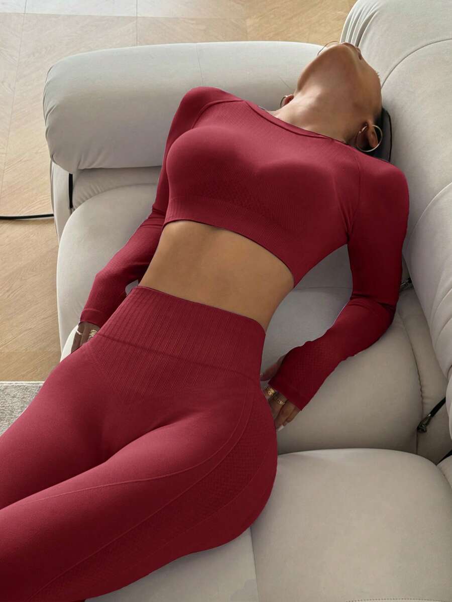Easithlete 女式纯色短款长袖上衣和紧身裤运动休闲套装 - 酒紅色 - 查看 1