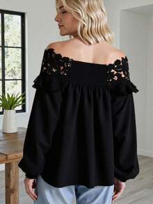 Blusa informal de talla grande con parches de encaje en los hombros y unicolor para vacaciones