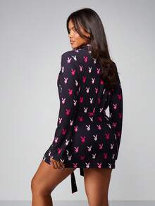 Missguided x Playboy Christmas Print Dressing Gown With Belt - Black - View 2
