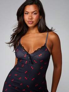 MISSGUIDED 樱桃印花吊带睡裙蕾丝边睡袍前扣迷你睡衣 - 彩色 - 查看 4