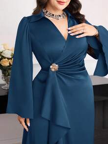 Modelyn Vestido elegante de talla grande con unicolor, mangas acampanadas, volantes en el bajo y ajustado a la cintura - Azul Marino - Ver 6