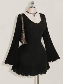 SHEIN ICON 女式复古简约V领喇叭袖毛绒罗纹黑色紧身连衣裙，秋冬 - 黑色 - 查看 1