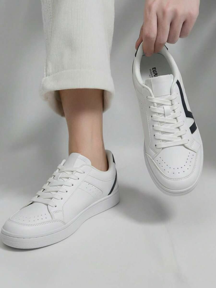 Men Tennis & Racquet Sport Shoes - White - View 1