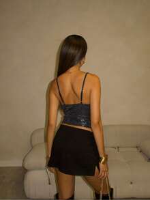 Glamine 女士性感V领黑色吊带背心，冬季圣诞派对叠穿上衣 - 黑色 - 查看 2