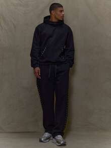 Musero 男士铆钉装饰直筒运动裤（仅限下装）春夏款 - 黑色 - 查看 2