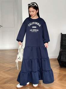 SHEIN 少女休闲宽松圆领落肩加州洛杉矶标语印花保暖内衬荷叶边下摆长款卫衣连衣裙，海军蓝 - 寶藍色 - 查看 4