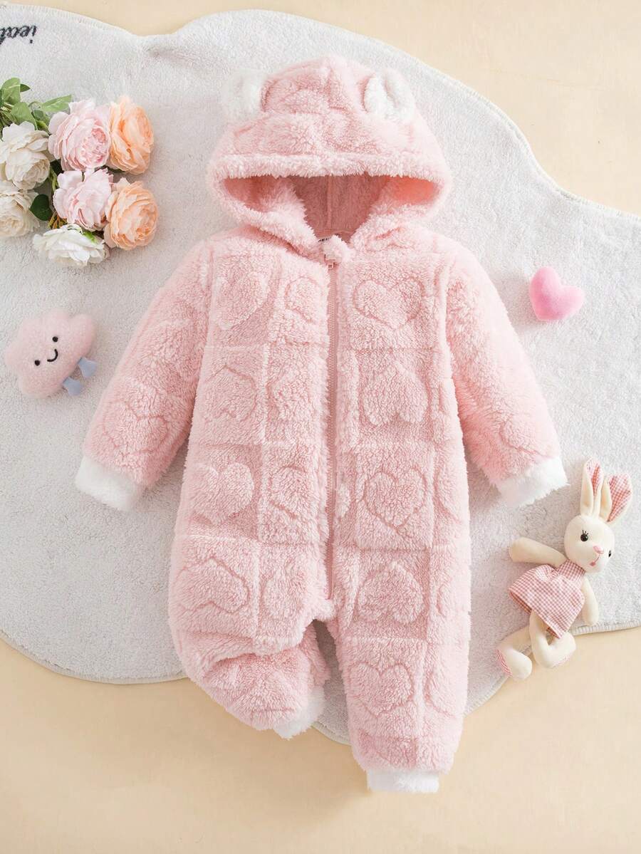 新生女宝宝可爱粉色爱心图案毛绒连帽连体衣，秋冬季 - 粉色 - 查看 1