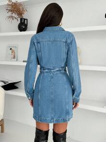 SHEIN PETITE Damen Denim Kleid mit Gürtel Einfarbig, Jeanshemdkleid, blaues Denim Kleid, Damenjeanskleid in Hellblau mit langen Ärmeln - Mittele Waschung - Übersicht 2