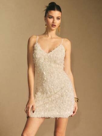 Poéselle 女式纯色亮片毛绒吊带连衣裙