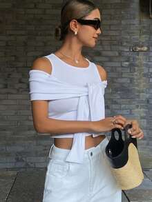 DAZY T-shirt casual court ajusté à encolure ronde, manches courtes, avec nœud à l'épaule pour femmes, style Y2K