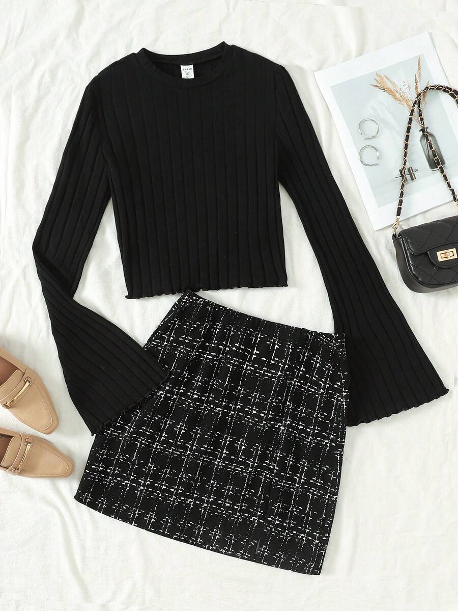 SHEIN 少女黑色针织喇叭袖上衣和开衩下摆格子裙套装，基本款百搭，休闲学院风服装，少女装，开学季 - 黑色 - 查看 1