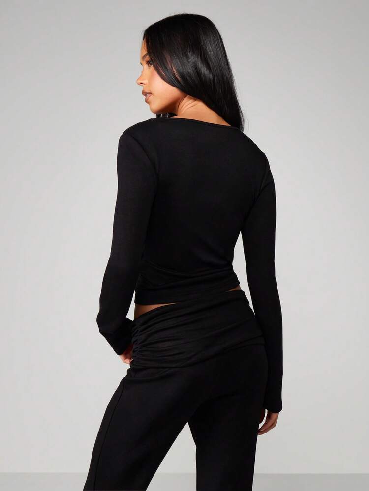 MISSGUIDED Top de Manga Longa com Decote em V e Estilo Envelope, Ajuste Casual e Relaxado, Preta e Cropped