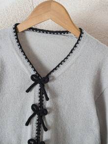 Tween Mädchen Strickjacke mit V-Ausschnitt, grau, mit Schleifen-Dekor, Langarm, kurzer Strickpullover, weich & bequem, geeignet für Frühling, Herbst, Winter, Alltag, Ausflüge, Reisen, Urlaub, Zuhause, Kinderbetreuung, Kinderspiel