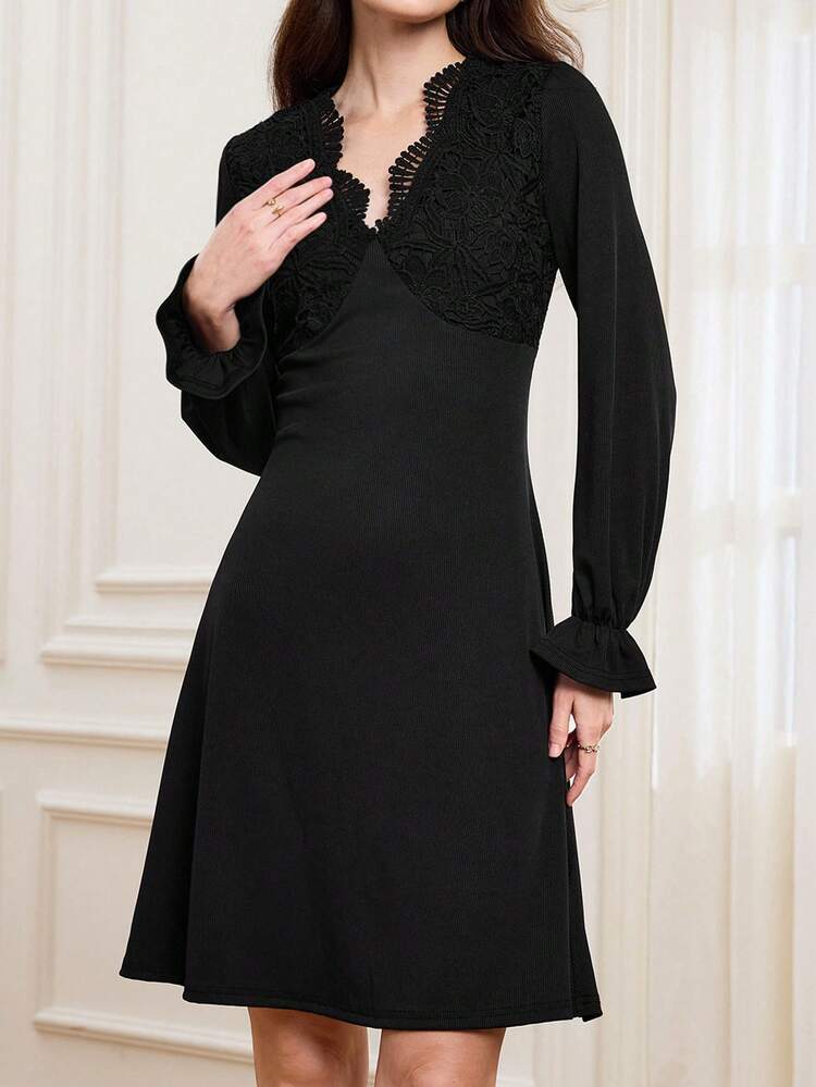 Women's Solid Color Contrast Lace V-Neck Long Sleeve Elegant Mini Dress