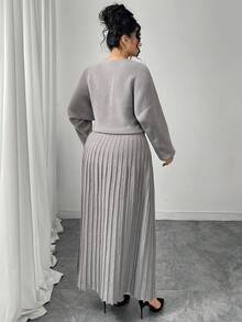 Modelyn Váy len cashmere dài tay xếp ly cổ chữ V màu trơn cỡ lớn thanh lịch - Màu xám đen - Xem 2