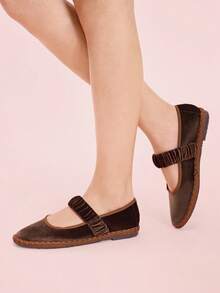 CUCCOO DOLLMOD Zapatos planos de mujer de estilo Mary Jane con pliegues de terciopelo elástico, elegantes y cómodos, de color marrón - Marrón Mocha - Ver 5