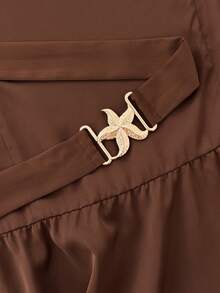 Xyvia 女士优雅衬衫，秋季金属亮片 3D 星星装饰长袖棕色上衣，舒适女士秋冬服装，日常通勤圆领荷叶边下摆秋冬 T 恤，前系带 - 咖啡棕 - 查看 6