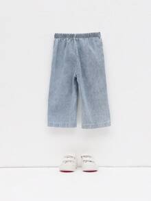 SUMWON Jeans de pierna ancha de mezclilla con estampado de lazo para niños pequeños - Pantalones informales de primavera y verano - Lavado ligero - Ver 3