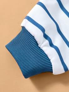 CoComelon X SHEIN 2 件套小男孩卡通人物条纹印花圆领运动衫和字母图案长款慢跑裤，休闲针织装 - 藍色 - 查看 4