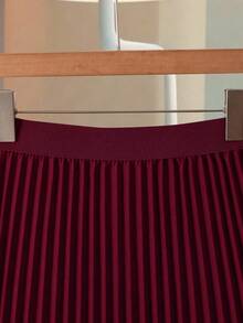 Franclia Metal Buckle Side Pleated Skirt Suit - Burgundy - View 5