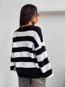 Coolane Women's Fall/Winter Streetwear Going Out Vintage Basic Warm Striped Graphics V-Neck Loose Black And White Chunky Sweater - Black and White - View 2